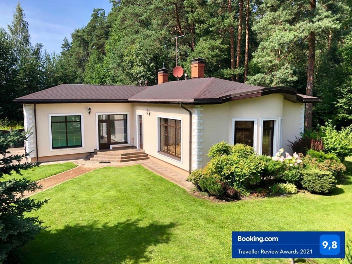 Guests House With Amazing Pool And Sauna Babīte Exterior foto