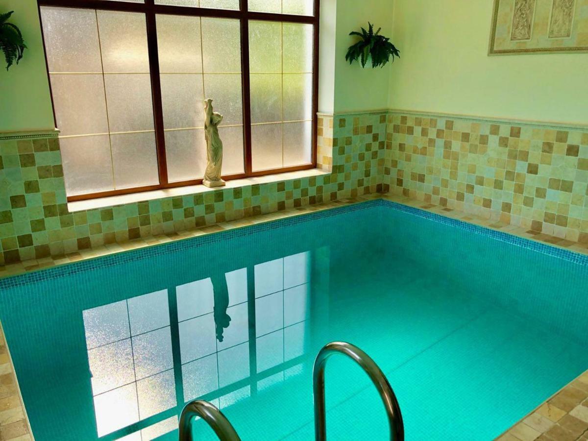 Guests House With Amazing Pool And Sauna Babīte Exterior foto